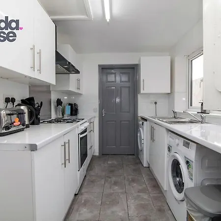 Kunda House Old Grange * Birmingham